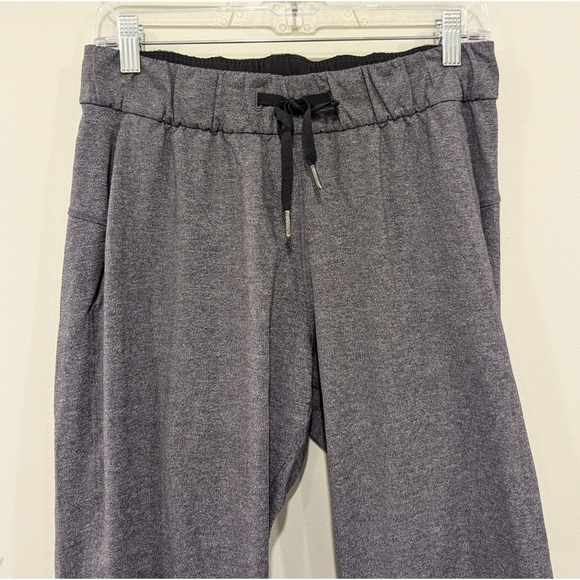Lululemon On the Fly Pant 28" Inseam in Heathered Grey Size 6 - Picture 2 of 8